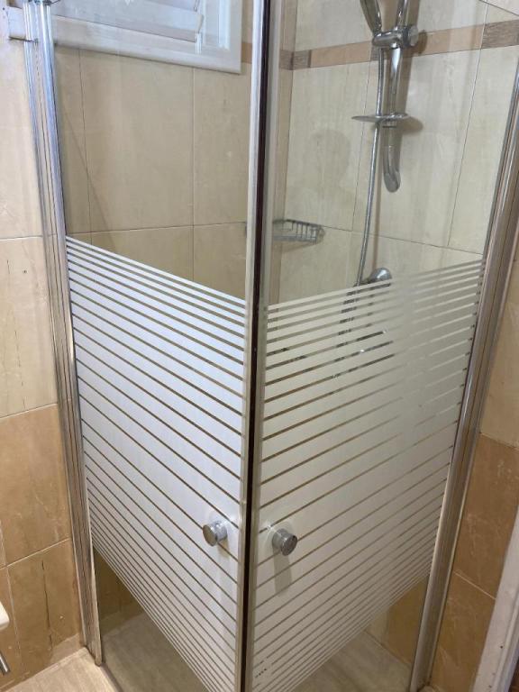 ר ר המשפצים ר ר המשפצים