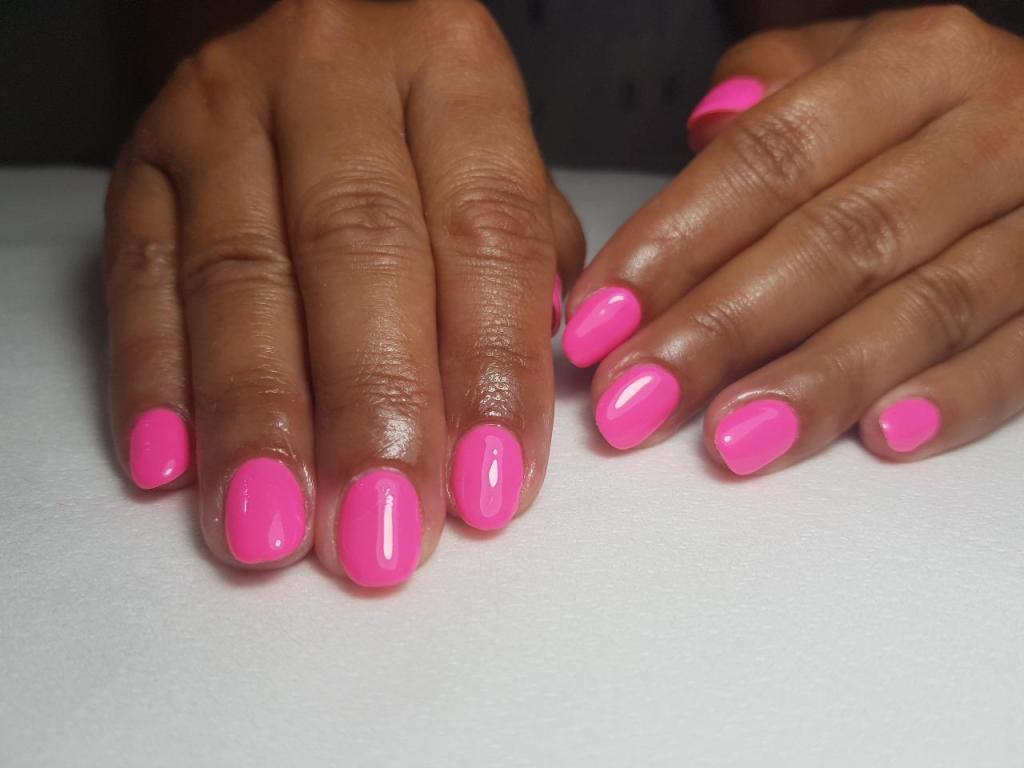 Nailshirel לק ג'ל Nailshirel לק ג'ל