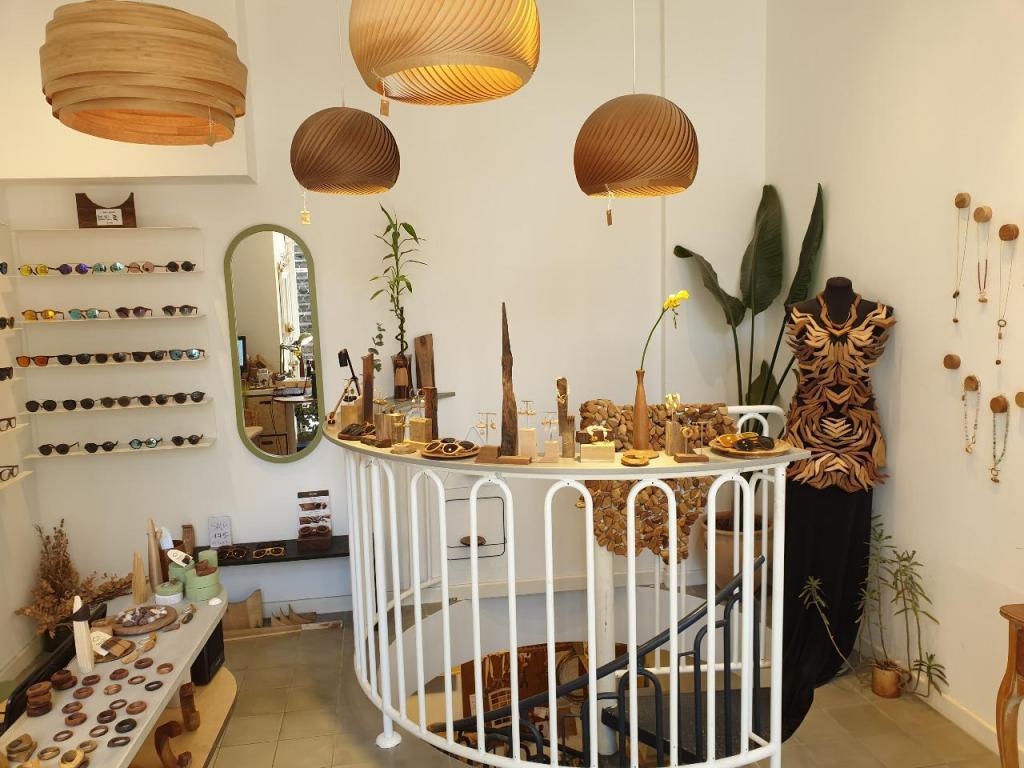 Wood boutique Talale's & Woodie Wood boutique Talale's & Woodie