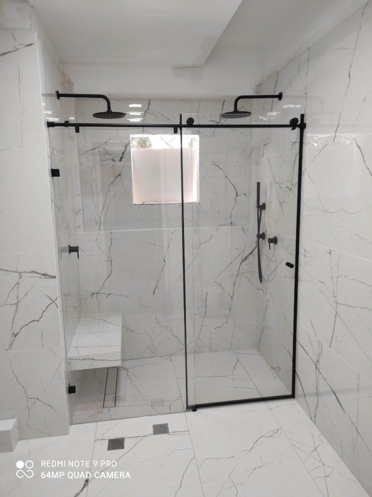 א.ר. זכוכית א.ר. זכוכית