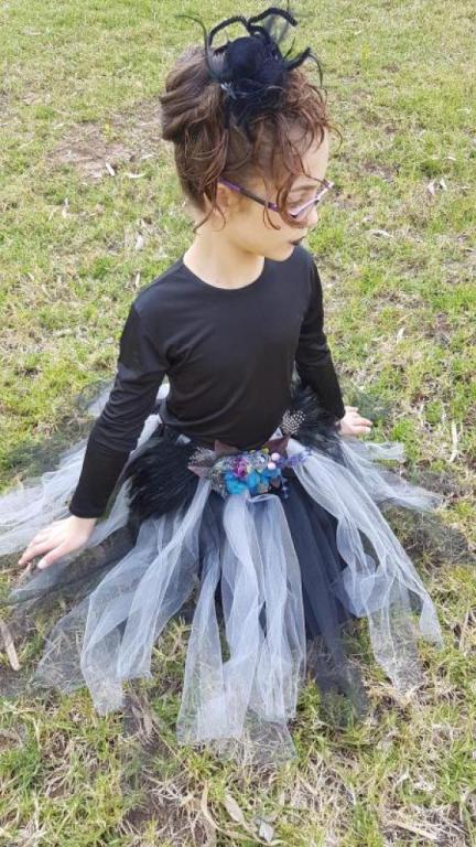 רעיה תופרת רעיה תופרת