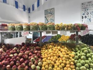 מיני שוק פירות וירקות