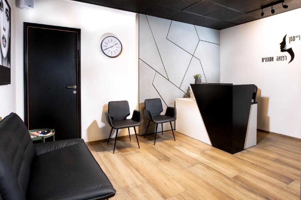 ד"ר אורי וייסמן ד"ר אורי וייסמן