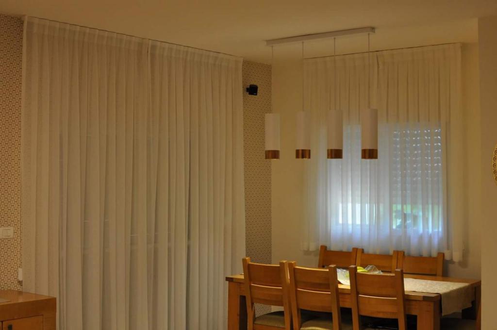 תובל וילונות בעיצוב אישי תובל וילונות בעיצוב אישי