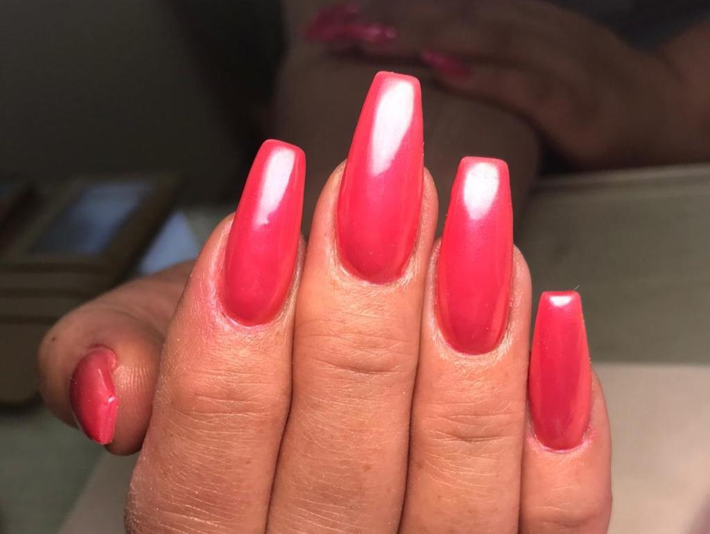 עדנה מדר עיצוב ובניית ציפורניים עדנה מדר עיצוב ובניית ציפורניים