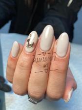 Maayan nail art