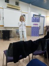אחות עד הבית