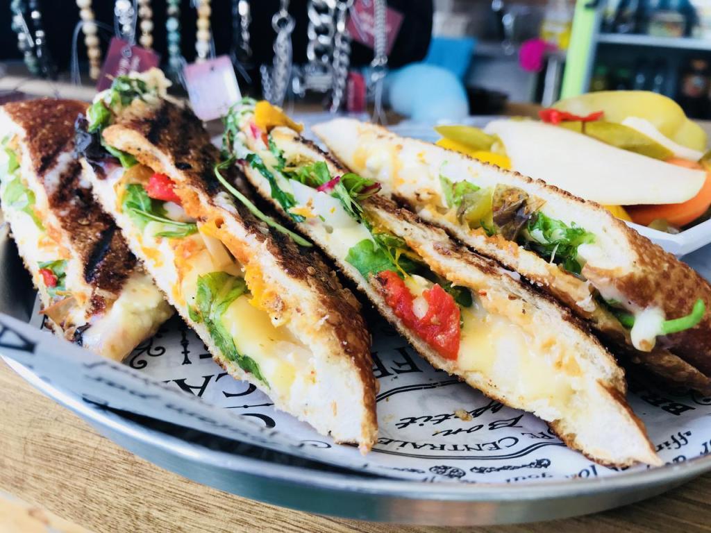 קפה בגבעה גבעת חיים איחוד קפה בגבעה גבעת חיים איחוד