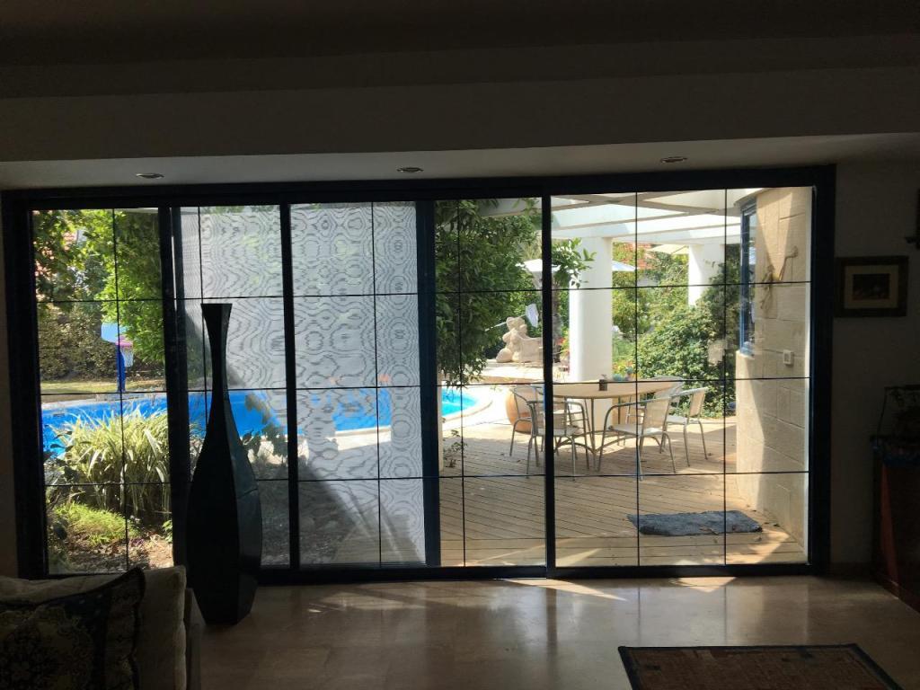 תריסי ארומנו תריסי ארומנו