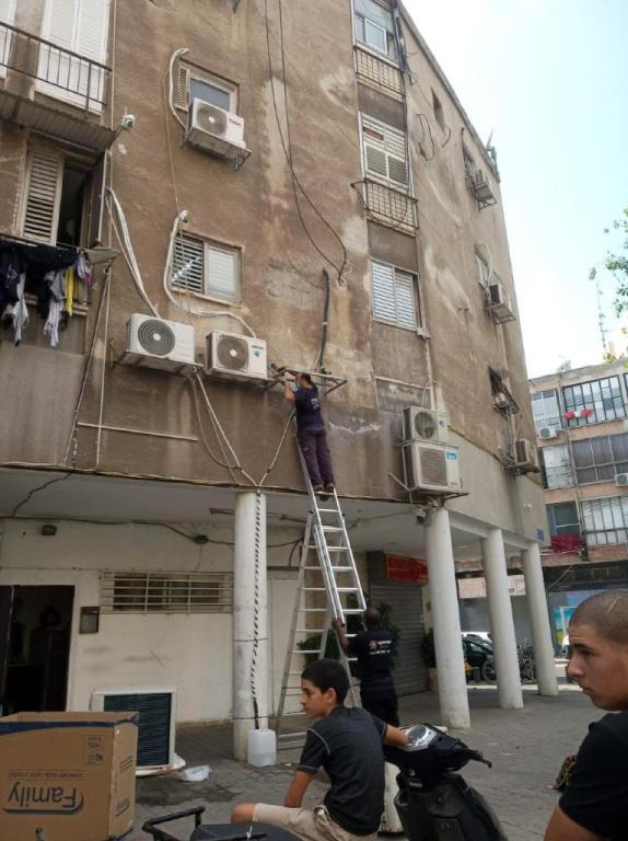 רוני קור רוני קור