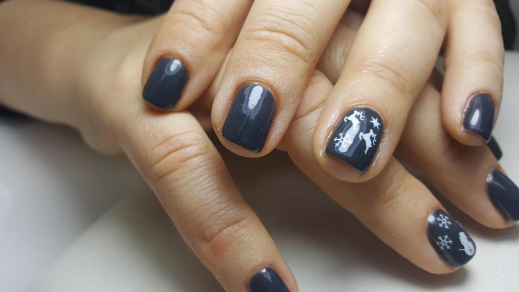 ספיר פינוק לציפורניים ספיר פינוק לציפורניים