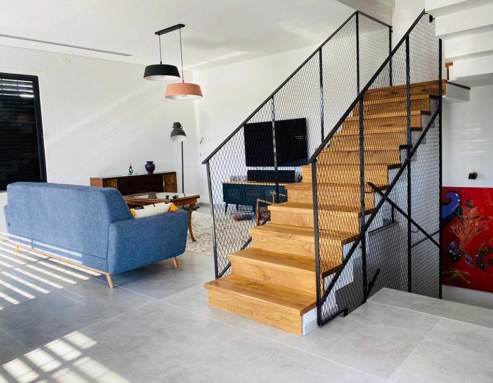 המסגריה נותנים אופי לברזל המסגריה נותנים אופי לברזל