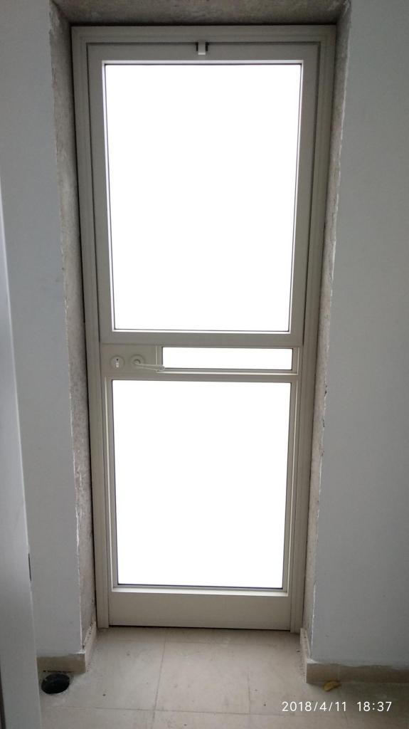 ל.נ אלומיניום וזכוכיות ל.נ אלומיניום וזכוכיות