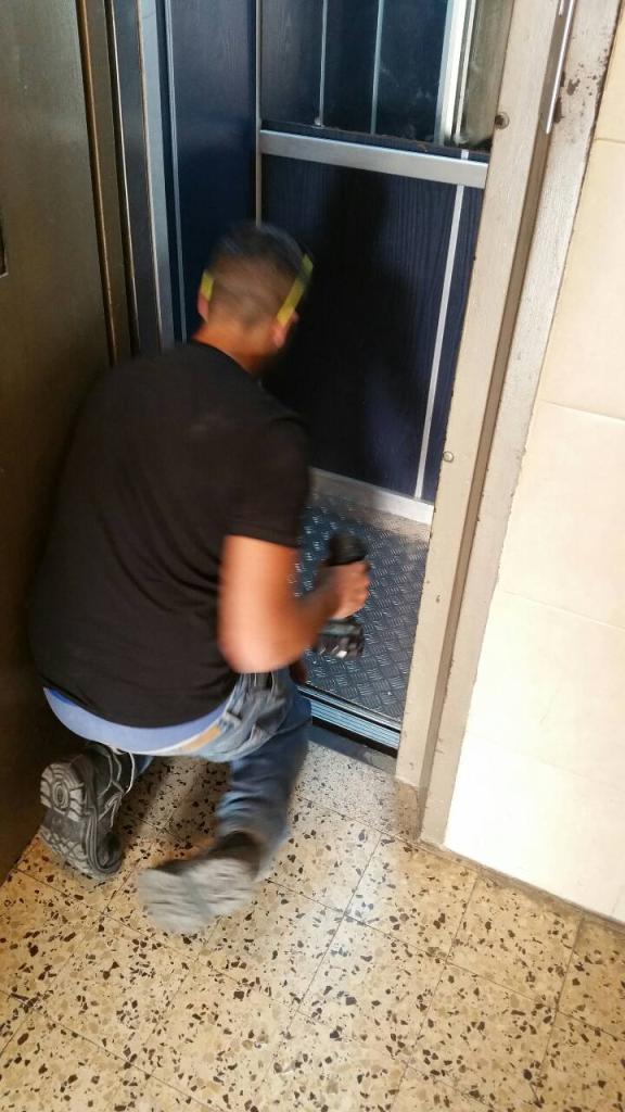 משיח תריסי גלילה לעסק משיח תריסי גלילה לעסק