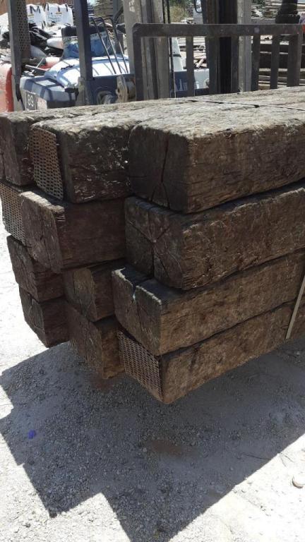 ברק בחצר ברק בחצר