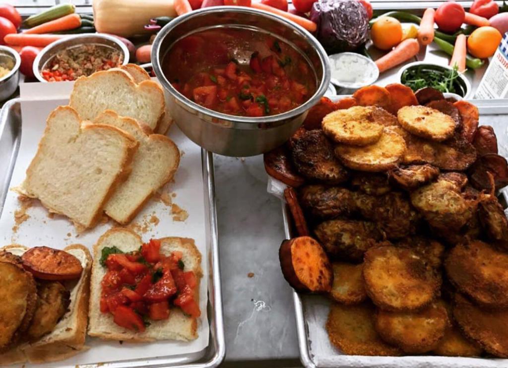 פינת התרנגול פינת התרנגול