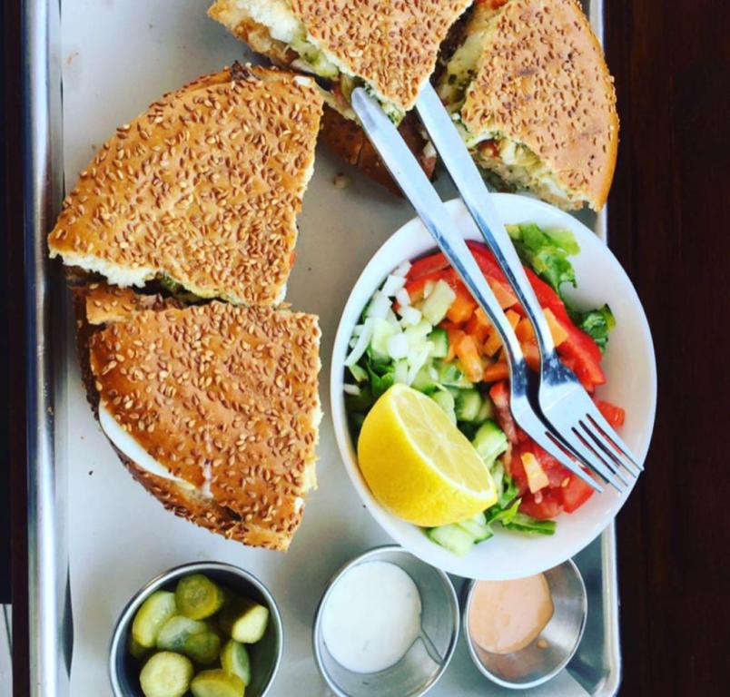 פינת התרנגול פינת התרנגול