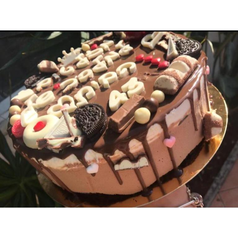 סתיו מעצבת עוגות סתיו מעצבת עוגות