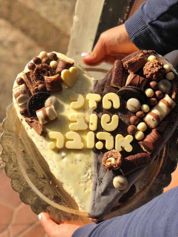 סתיו מעצבת עוגות סתיו מעצבת עוגות