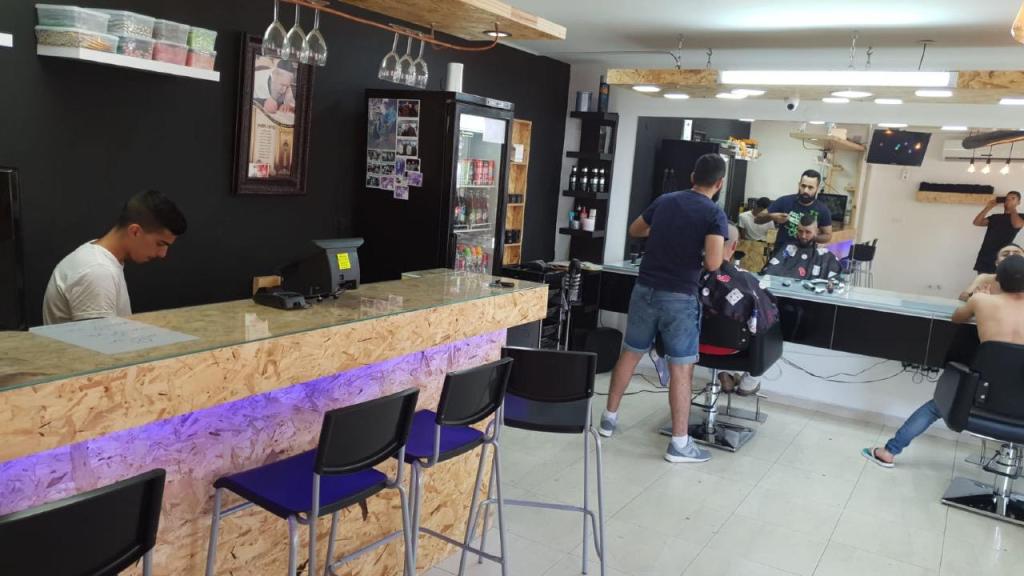 מספרת בר מושיקו מספרת בר מושיקו