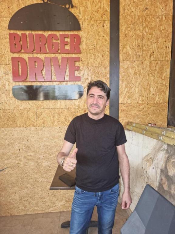 בורגר דרייב בורגר דרייב