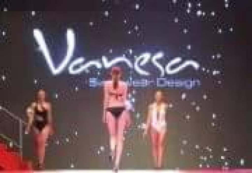 ונסה ברנס עיצוב בגדי ים ונסה ברנס עיצוב בגדי ים