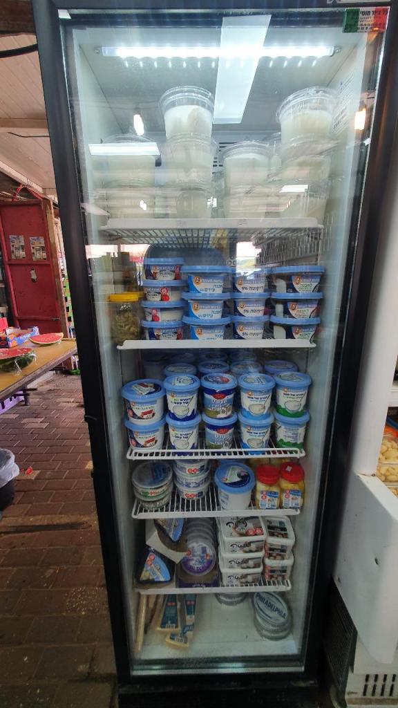 אדום בכפר אדום בכפר