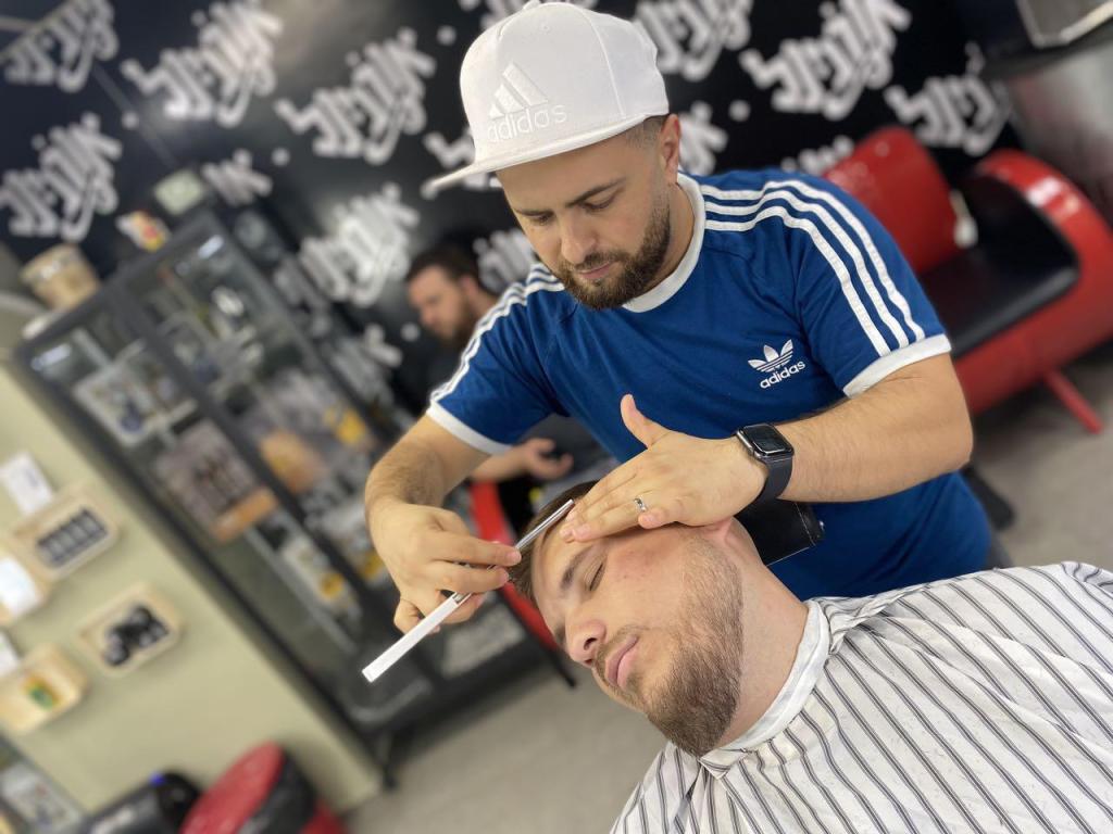 הברבר מספרה לגברים הברבר מספרה לגברים