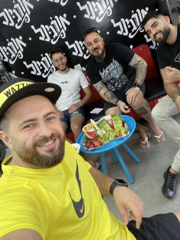 הברבר מספרה לגברים הברבר מספרה לגברים