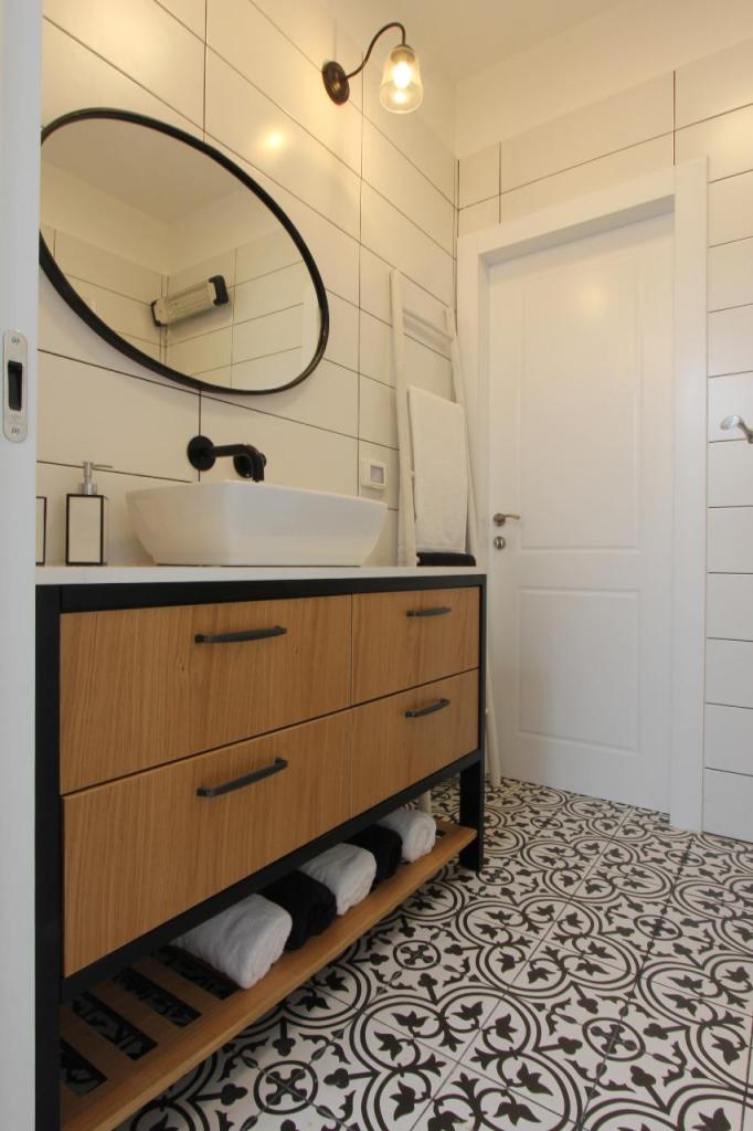 לגעת בעץ מטבחים לגעת בעץ מטבחים