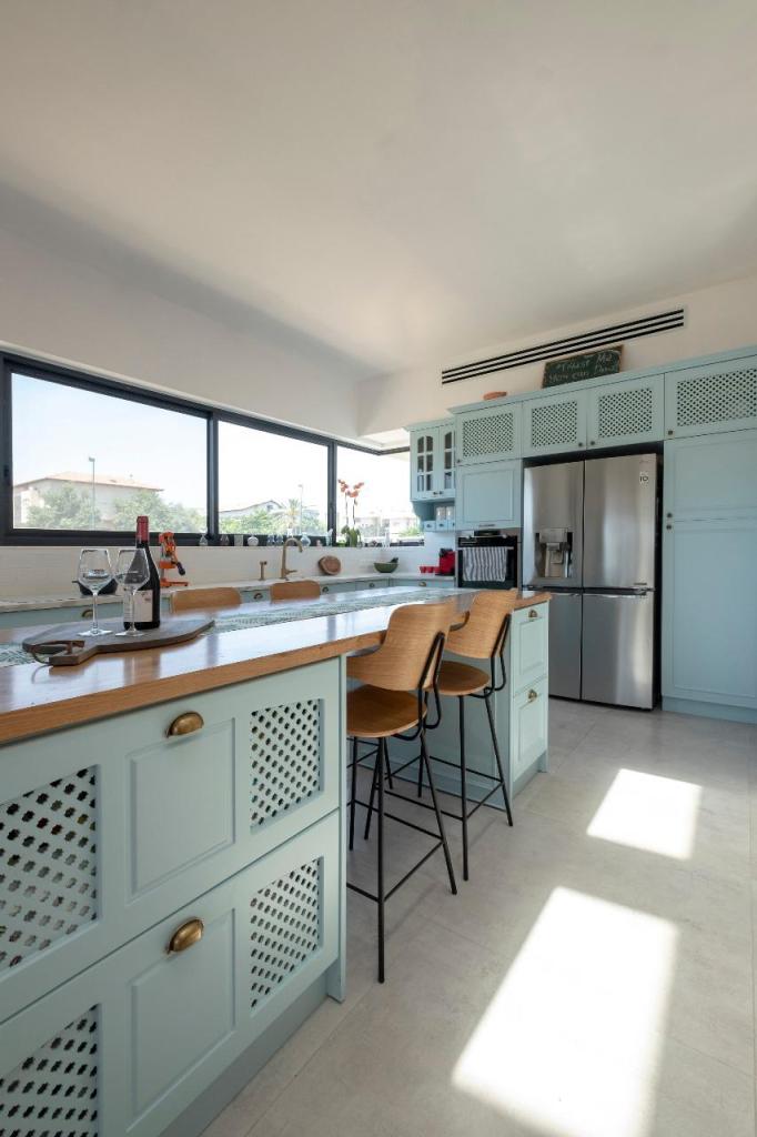 לגעת בעץ מטבחים לגעת בעץ מטבחים