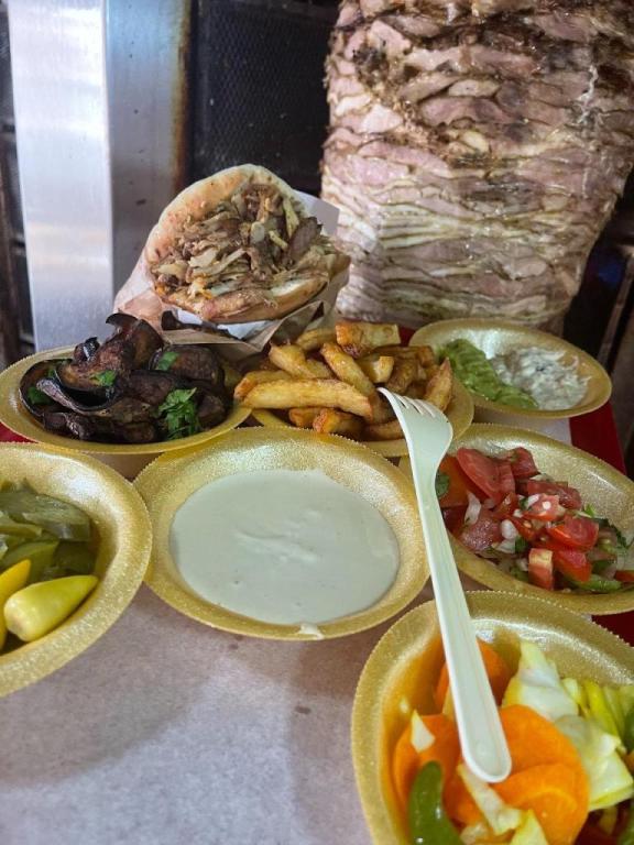 שווארמה הפינה Express שווארמה הפינה Express