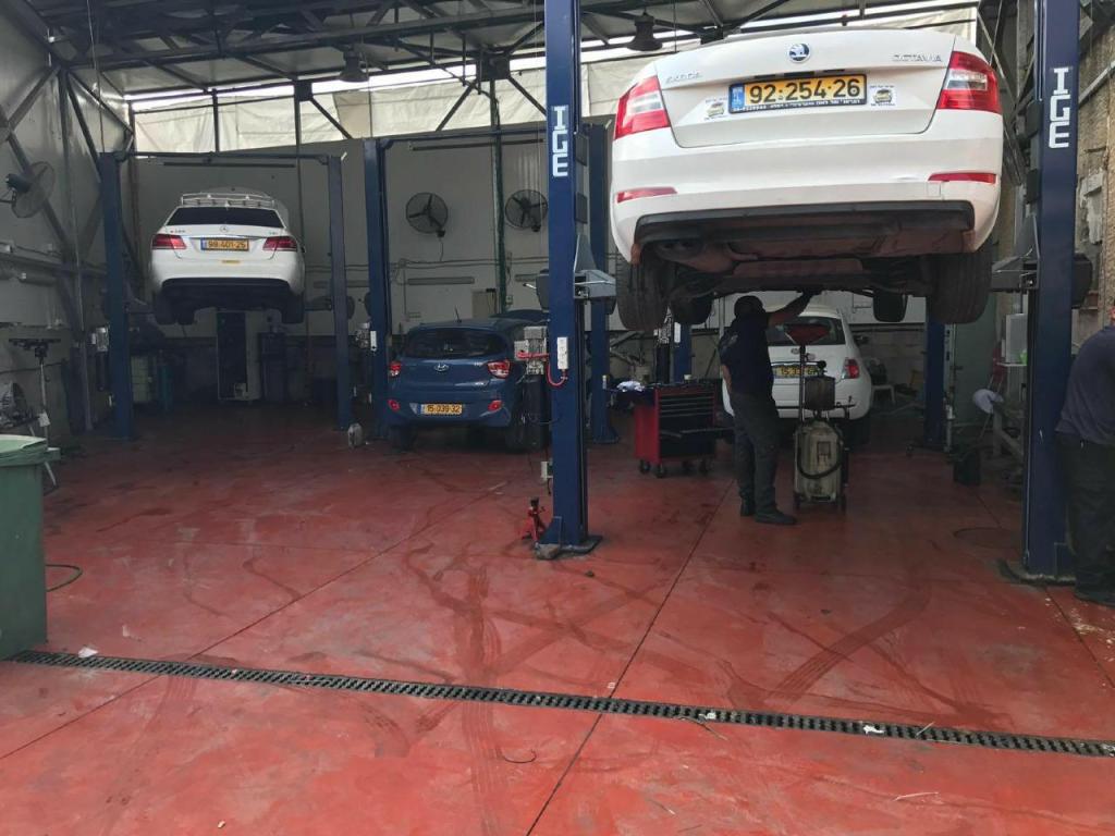 מוסך האחים בר חיים מוסך האחים בר חיים