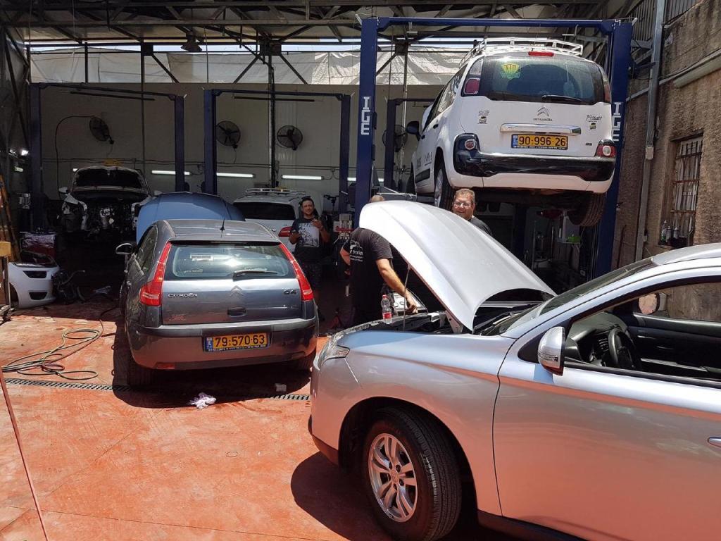 מוסך האחים בר חיים מוסך האחים בר חיים