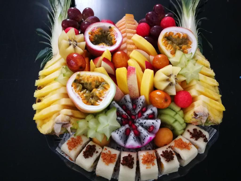 פרי על הבר פרי על הבר