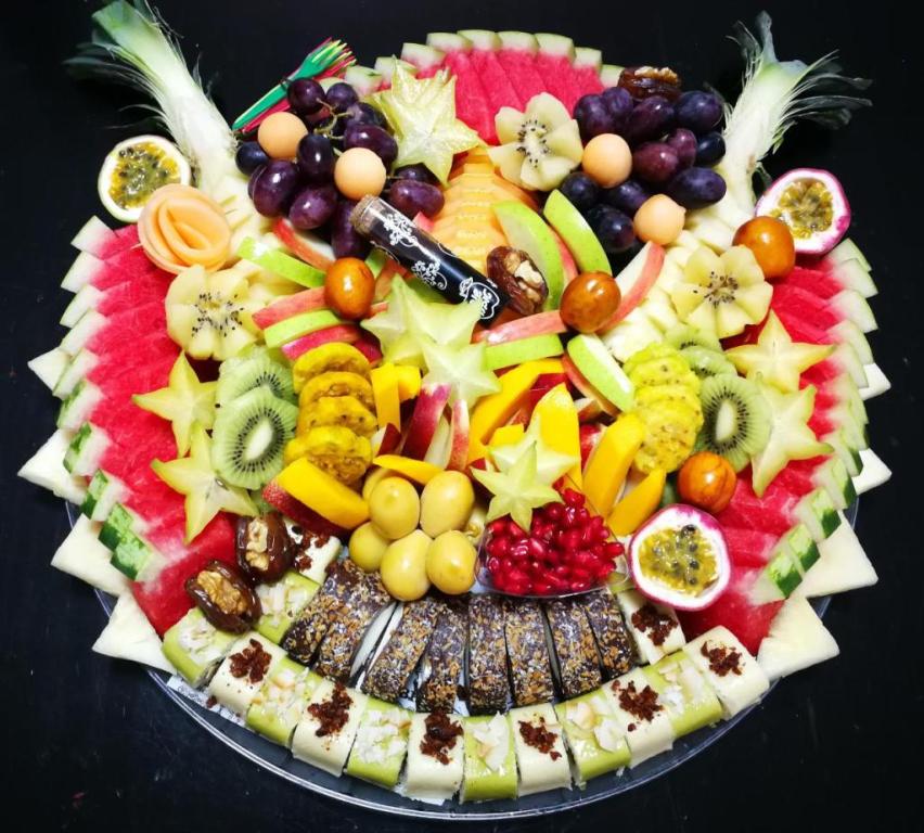 פרי על הבר פרי על הבר